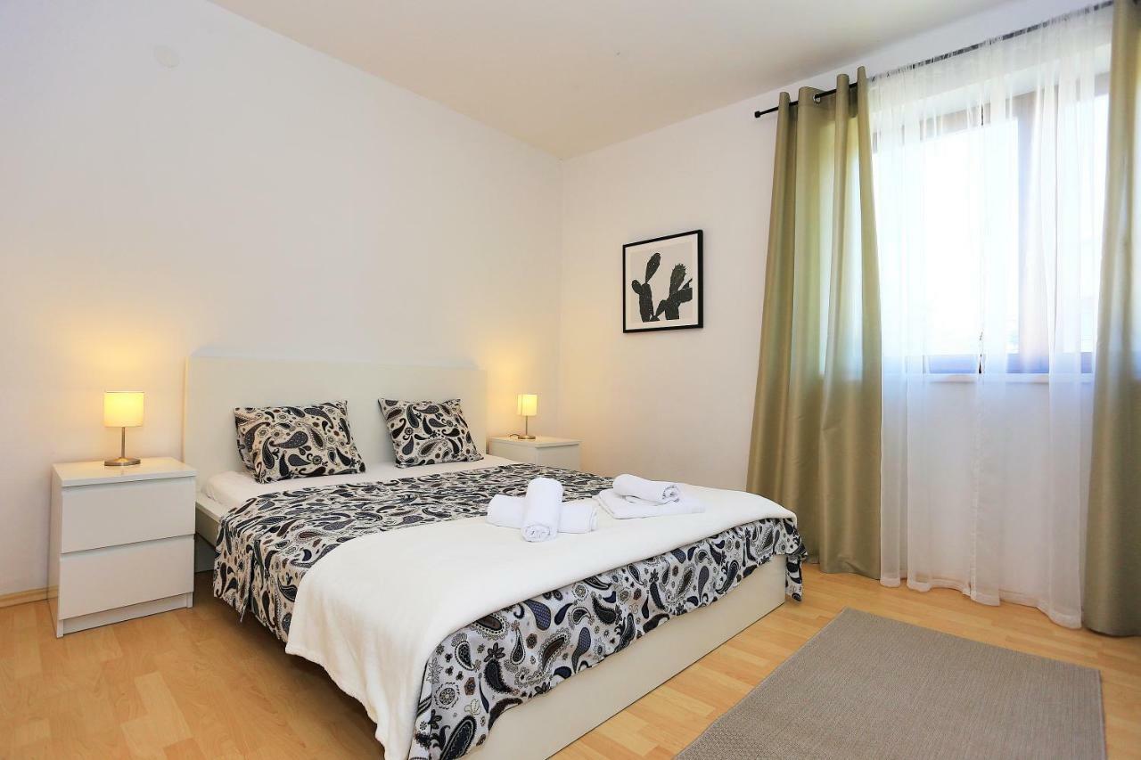 First Apartment Zadar Luaran gambar